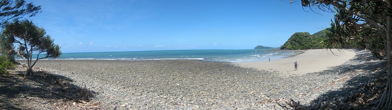 030_Cape_tribulation.jpg - nördlich vom "Cape Tribulation", ganz allein und überall Krokodilwarnungen, da bleibt man nicht lange...