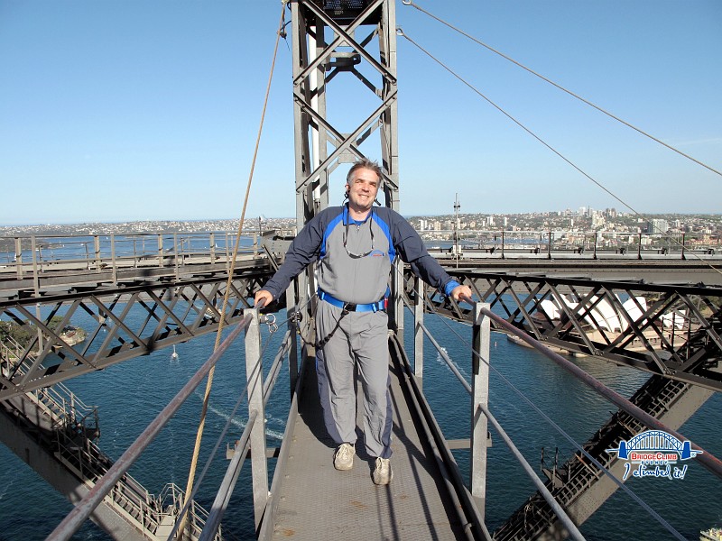 002_2.jpg - Tolle Aussicht und 31° im Schatten (nur fürs Foto hab ich kurz Käppi und Brille abgenommen)